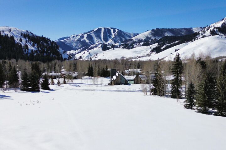 Property Photo: 137 Stonegate Cir ID 83340