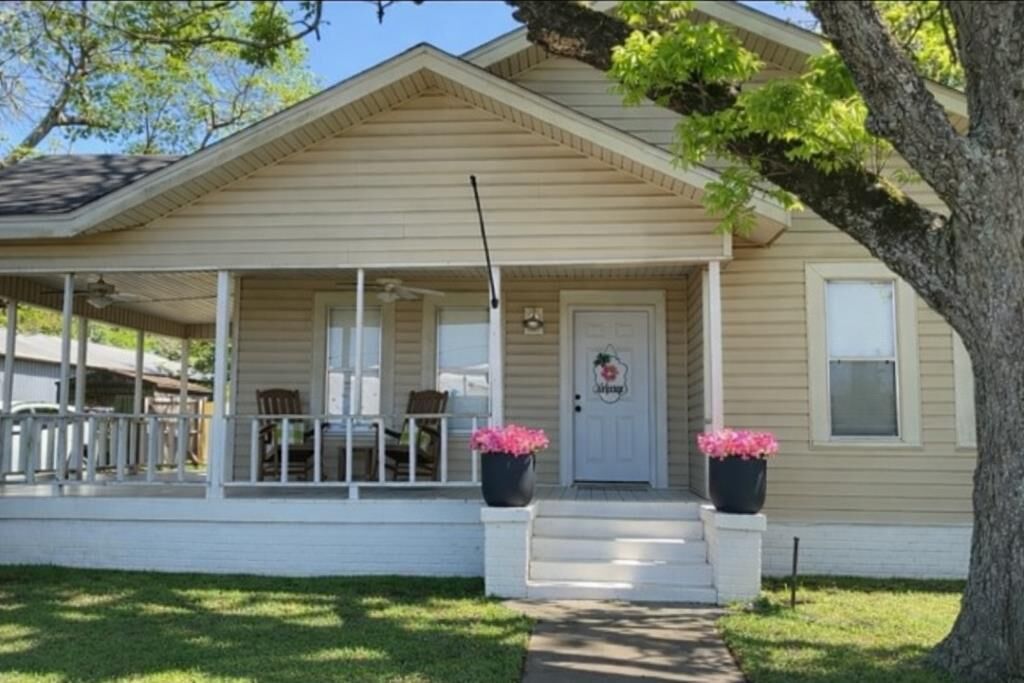 Property Photo:  116 E Main Street  AL 36345 