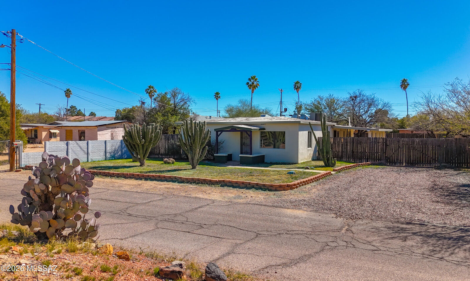 Property Photo:  908 E Graybill Drive  AZ 85719 