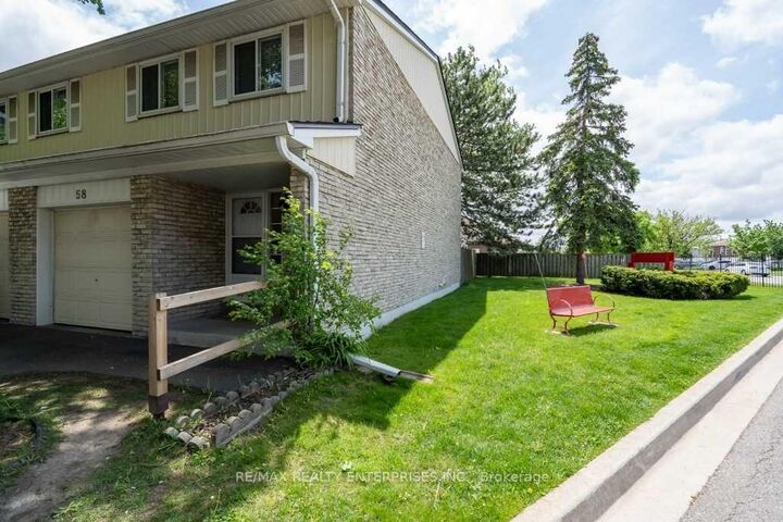 Property Photo: 830 Stainton Drive 58 ON L5C 2Z3