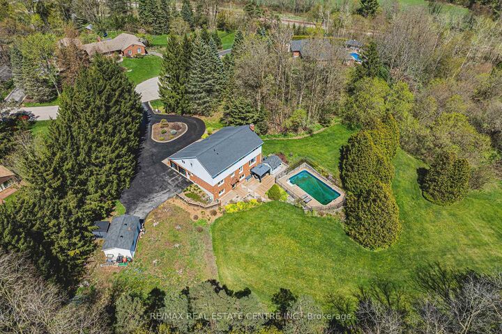 6 Iris Court — photo 1