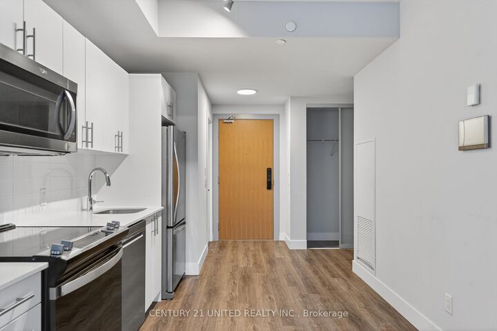 Property Photo: 80 Bond Street E 313 ON L1G 0E6