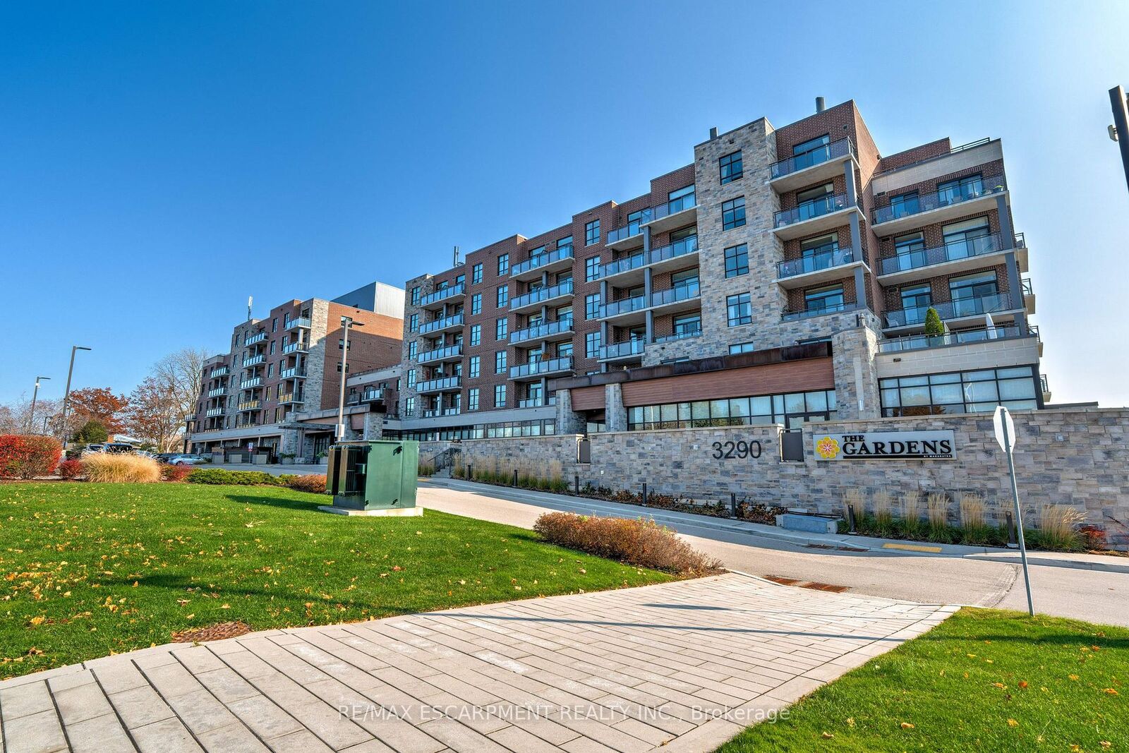 Property Photo: 3290 New Street 106 ON L7N 1M8