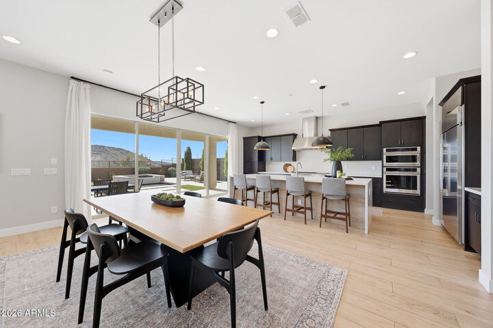 Property Photo:  2209 E Fallen Leaf Lane  AZ 85024 