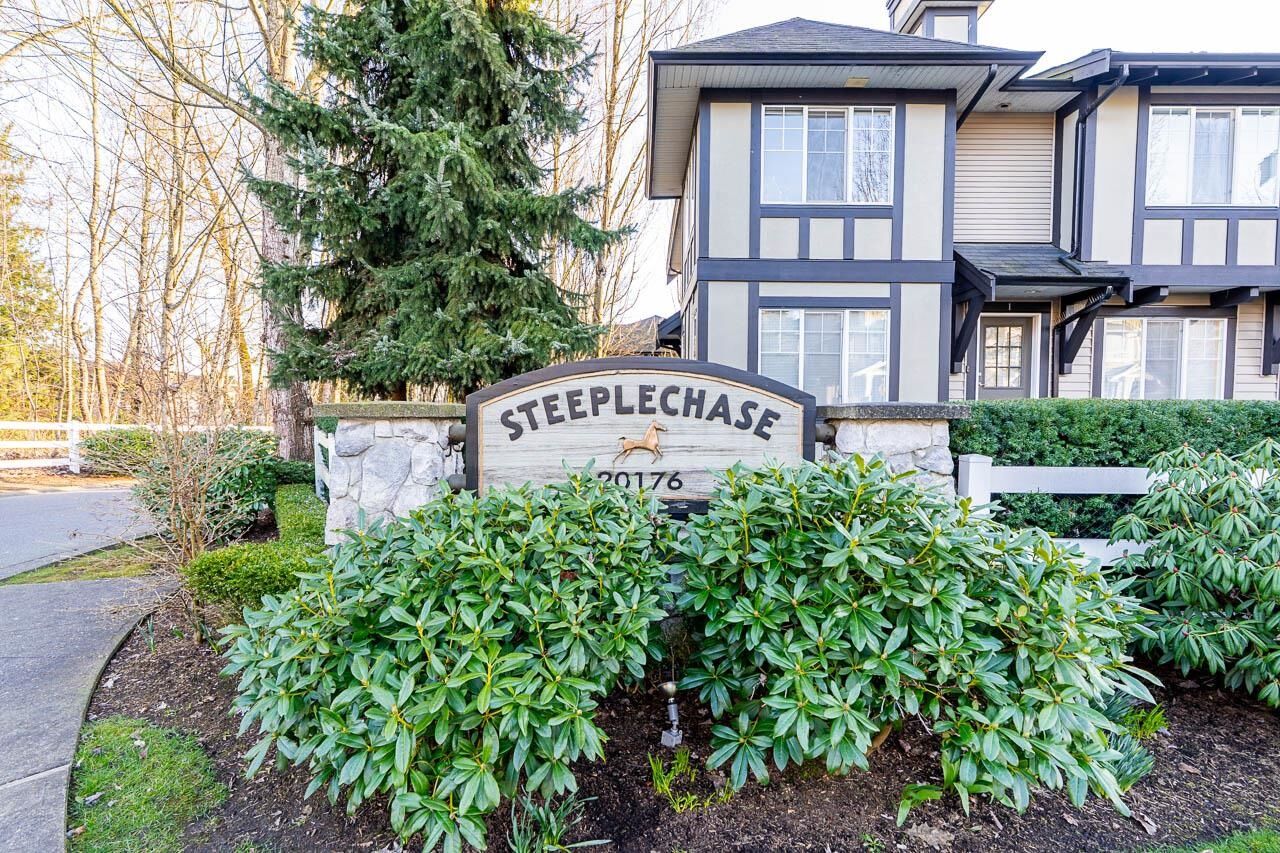 Property Photo: 20176 68 Avenue 53 BC V2Y 2X7