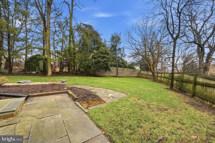 Property Photo:  2505 N Kenilworth Street  VA 22207 