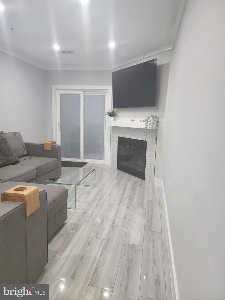 Property Photo: 255 S Pickett Street S 101 VA 22304