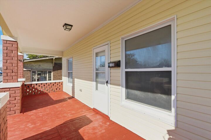 Property Photo:  1123 Concannon St  MO 65270 