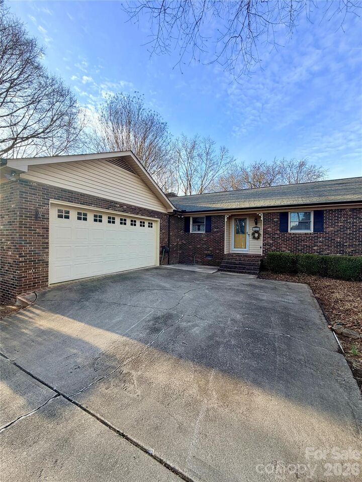 Property Photo:  8422 Wonderwood Lane  NC 28075 