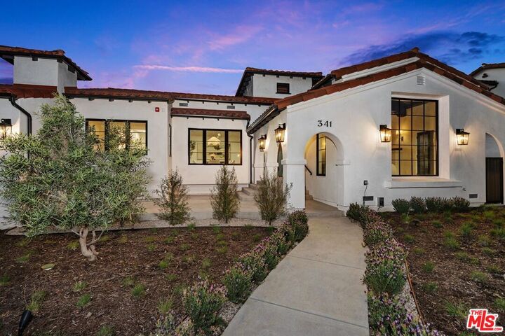 Property Photo:  341 S Roxbury Dr  CA 90212 