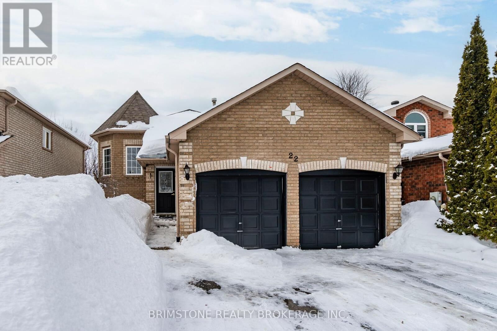 Property Photo: 22 Dykstra Drive ON L4N 0E2