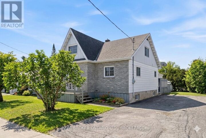 Property Photo: 25 Dunbar Avenue ON K6H 5M6