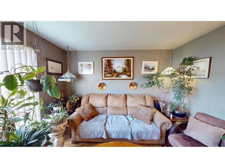 Property Photo:  258 Boyd Street  BC V2J 1L7 