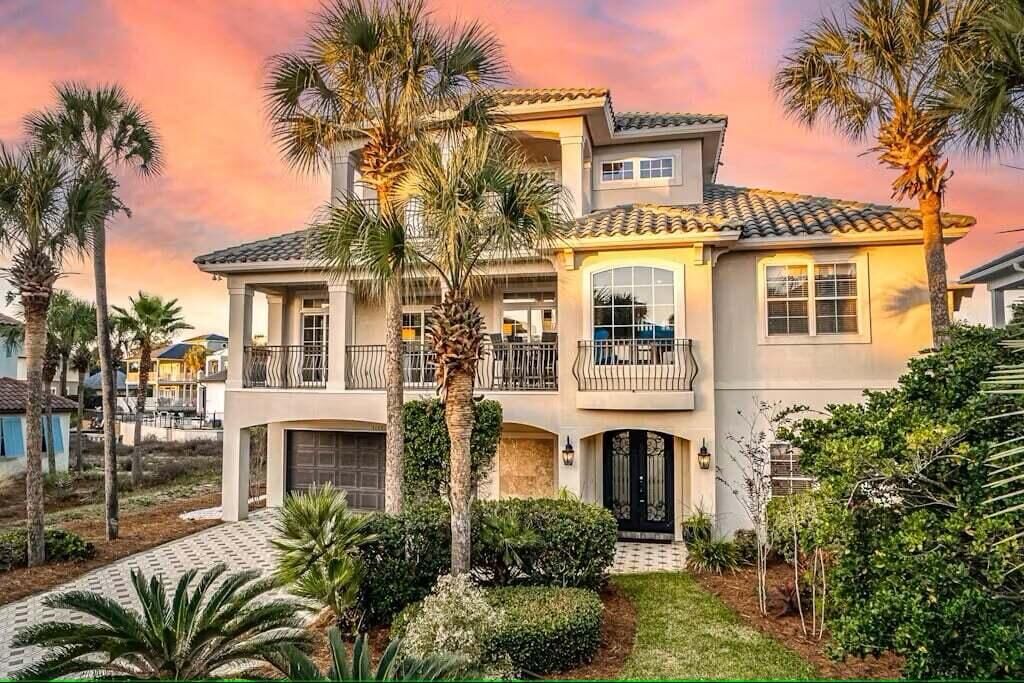 Property Photo: 4643 Destiny Way FL 32541