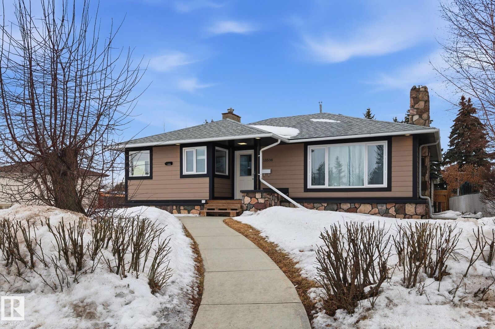 Property Photo:  13538 127 Street NW  AB T5L 1B9 
