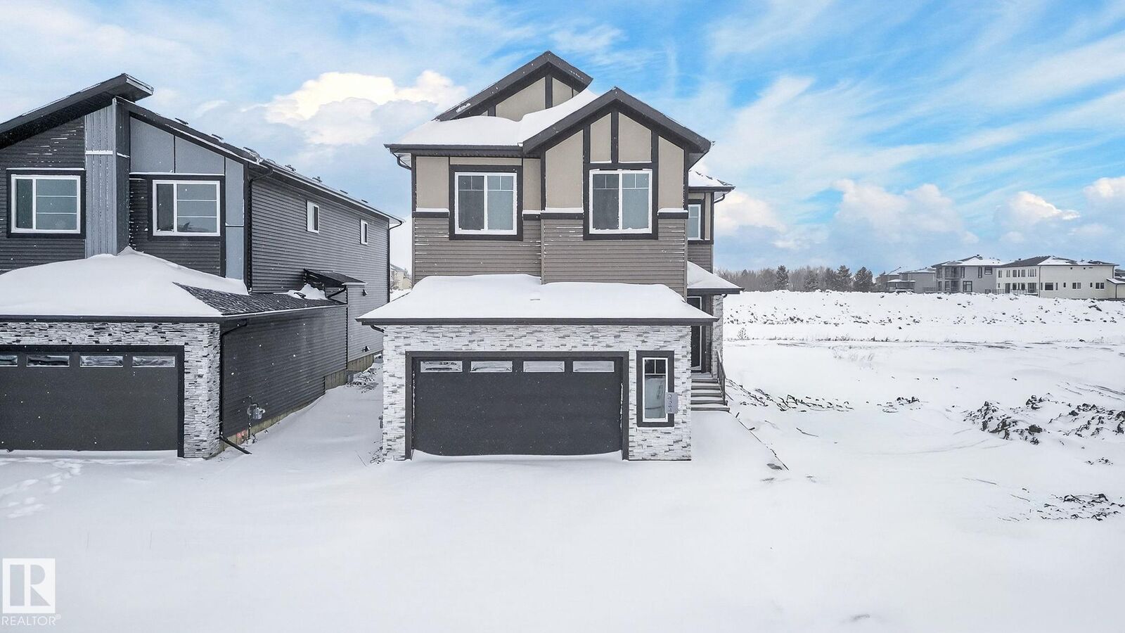 Property Photo:  2322 63 Avenue NE  AB T4X 3A6 
