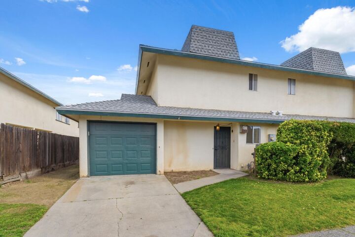 Property Photo:  4843 N Winery Circle 101  CA 93726 