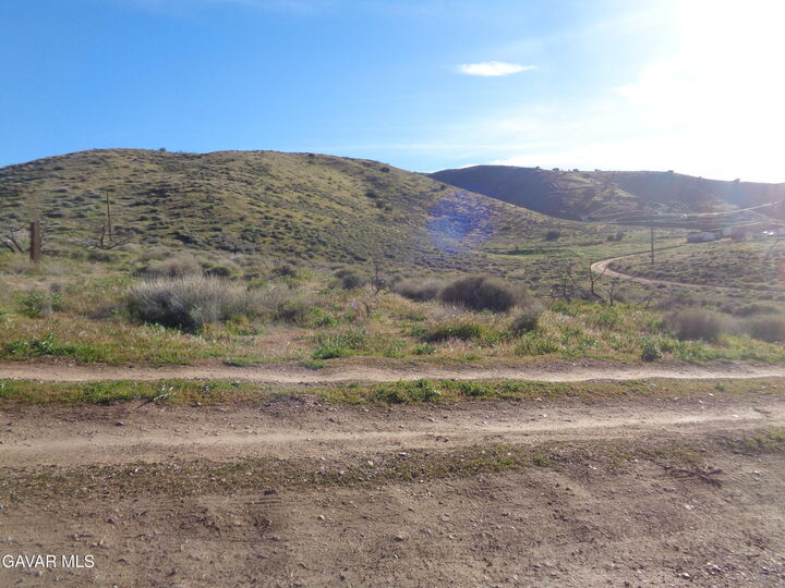 Property Photo:  1800 Katee Lane  CA 93550 
