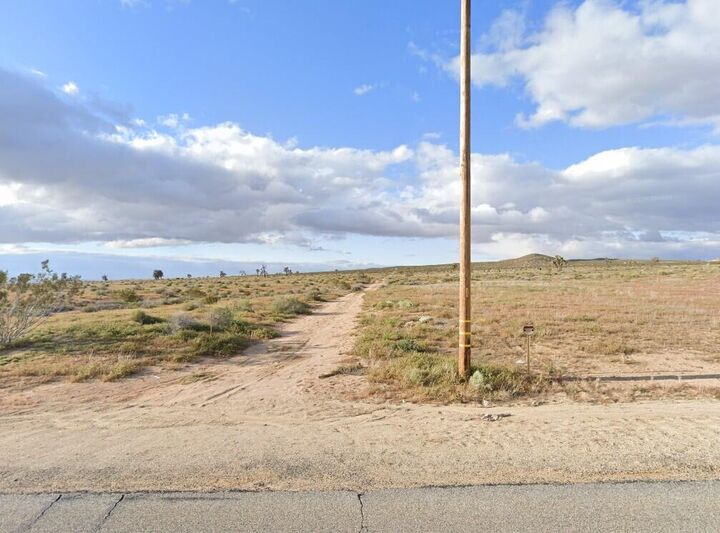 Property Photo: 155th St E And Vic Ave F8 CA 93535