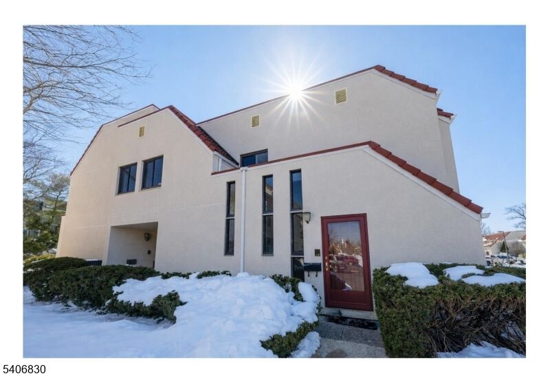 Property Photo: 11 Cerone Ct NJ 07052