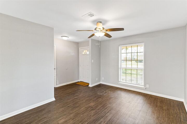 Property Photo:  127 Talisman Street  TX 77566 