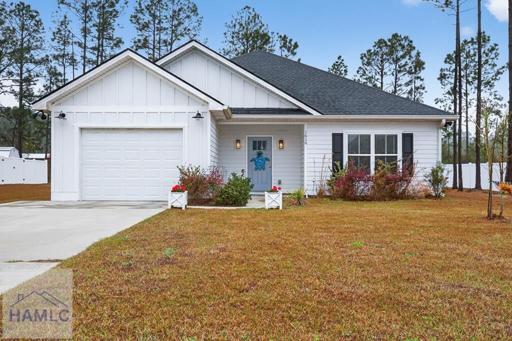 Property Photo: 1616 Ashantilly Drive GA 31305