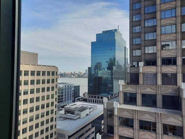 Property Photo:  105 Greene St 1503  NJ 07302 