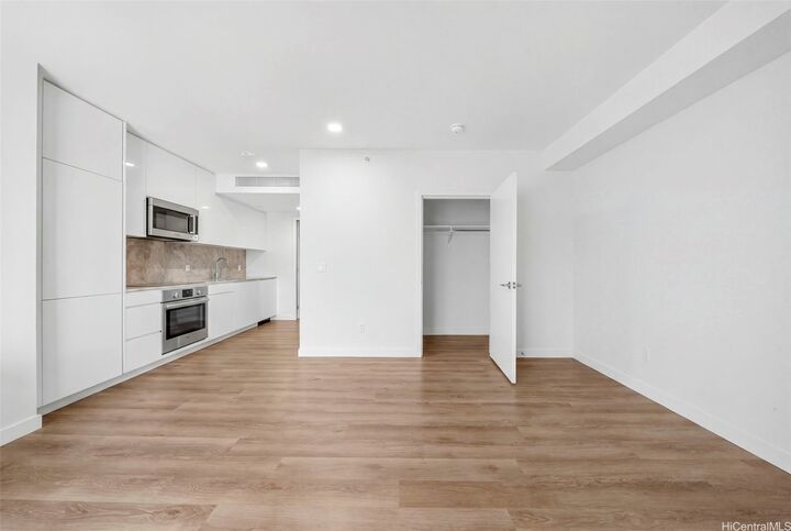 Property Photo: 987 Queen Street 2616 HI 96814