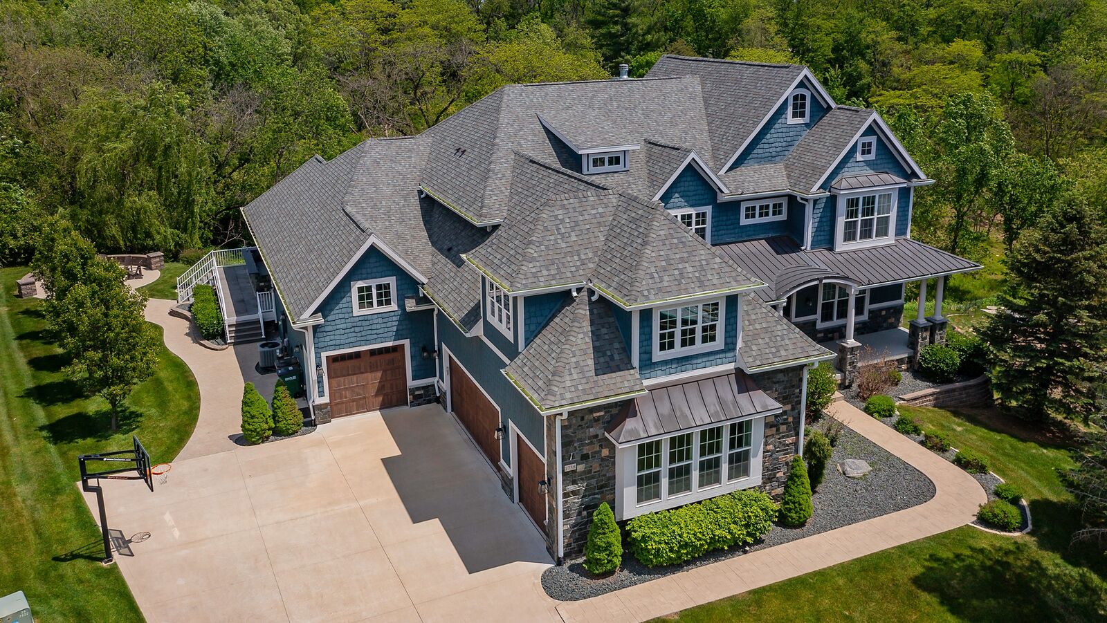 Property Photo:  1738 S 40th Court  IA 50265 