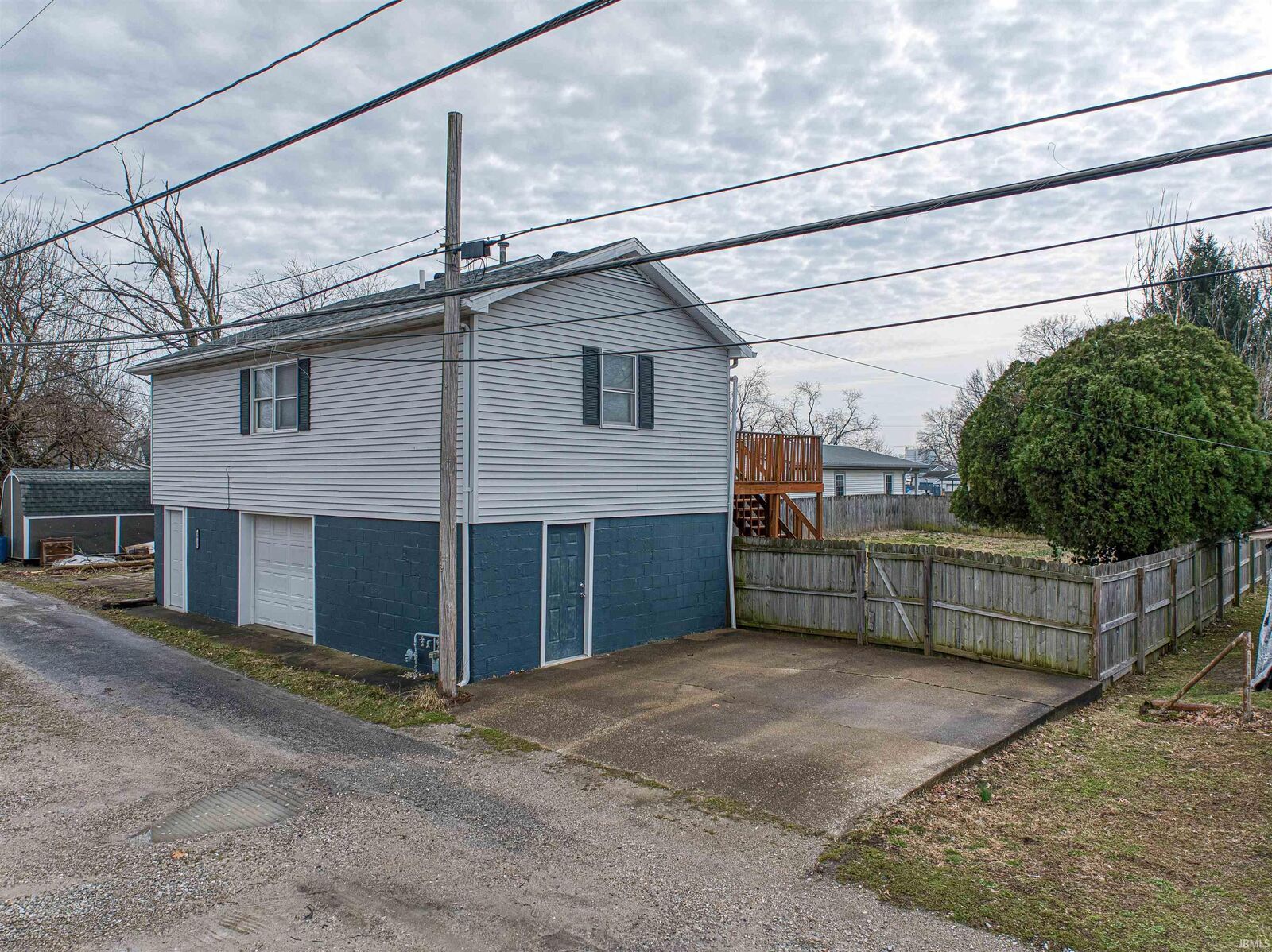 Property Photo: 1017 W Third Street IN 47620