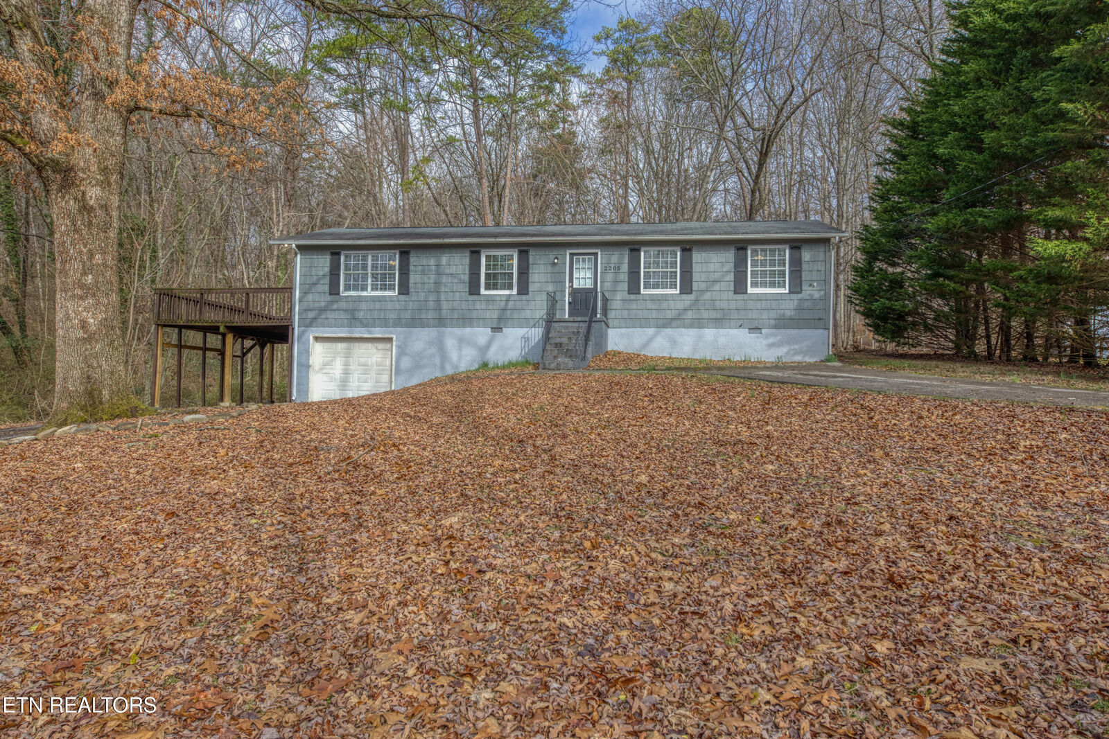 Property Photo: 2205 Ridgecrest Drive TN 37918