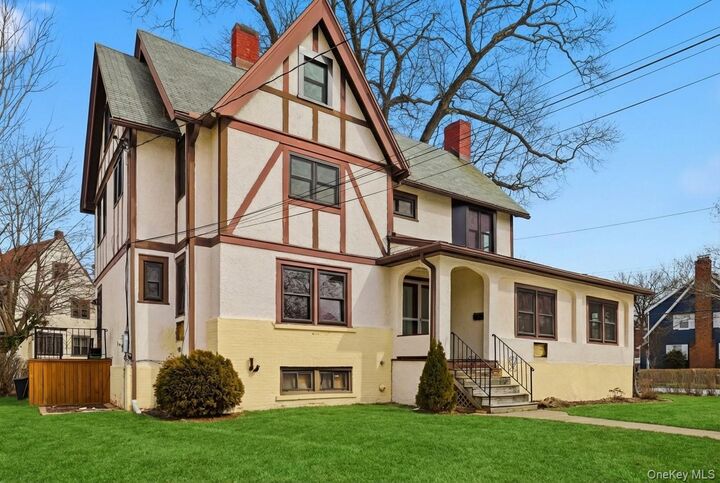 Property Photo:  25 Midland Avenue  NY 10606 