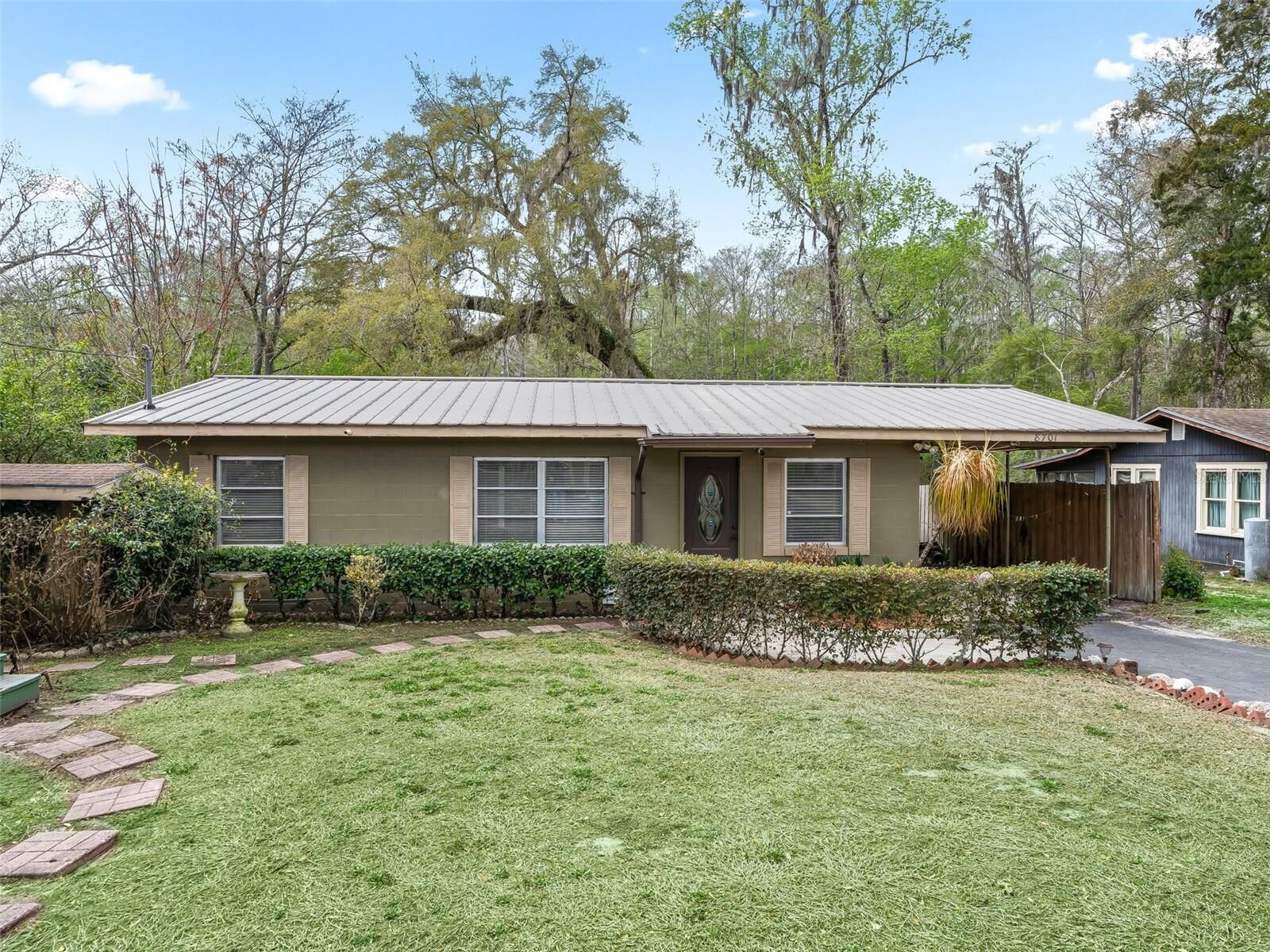 Property Photo:  8701 Cr 647 S  FL 33513 