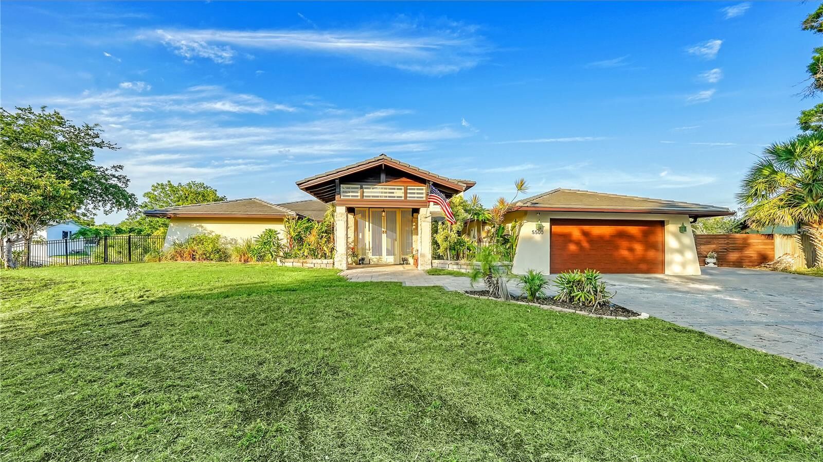 Property Photo: 5500 Merrimac Drive FL 34231