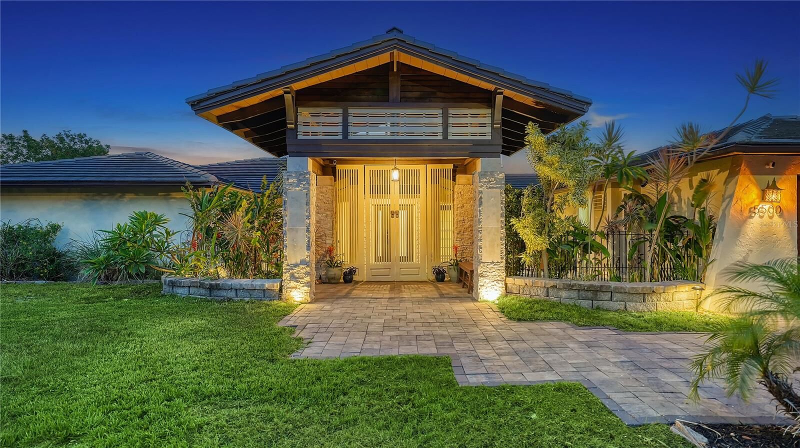 Property Photo:  5500 Merrimac Drive  FL 34231 