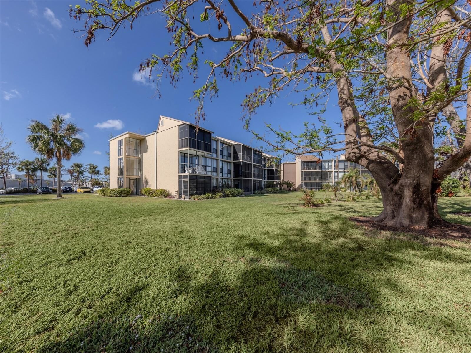 Property Photo:  618 Bird Bay Drive S 216  FL 34285 