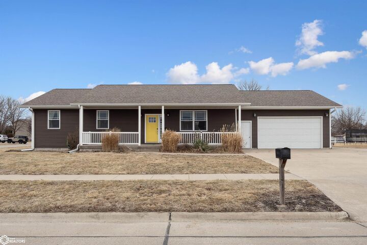 Property Photo:  1301 Huron Street  IA 52637 