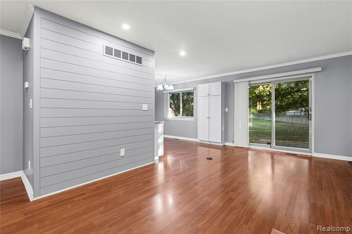 Property Photo:  3711 Old Creek Road  MI 48084 1654 