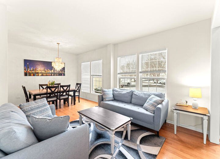 Property Photo:  7 Pampas Court  IL 60490 