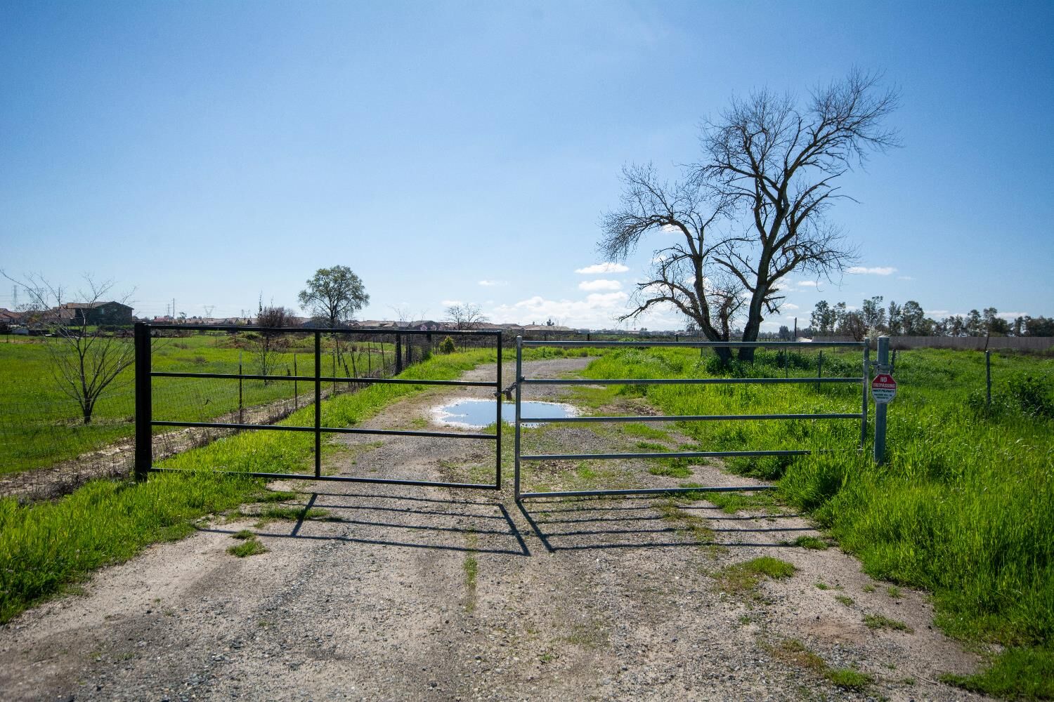 Property Photo:  9216 Florin Road  CA 95829 