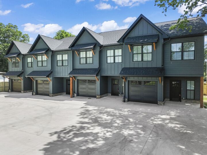 Property Photo:  215 S Porter St  TN 37398 