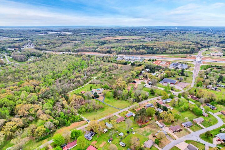 Property Photo: 2888 Old Medina Rd TN 38305