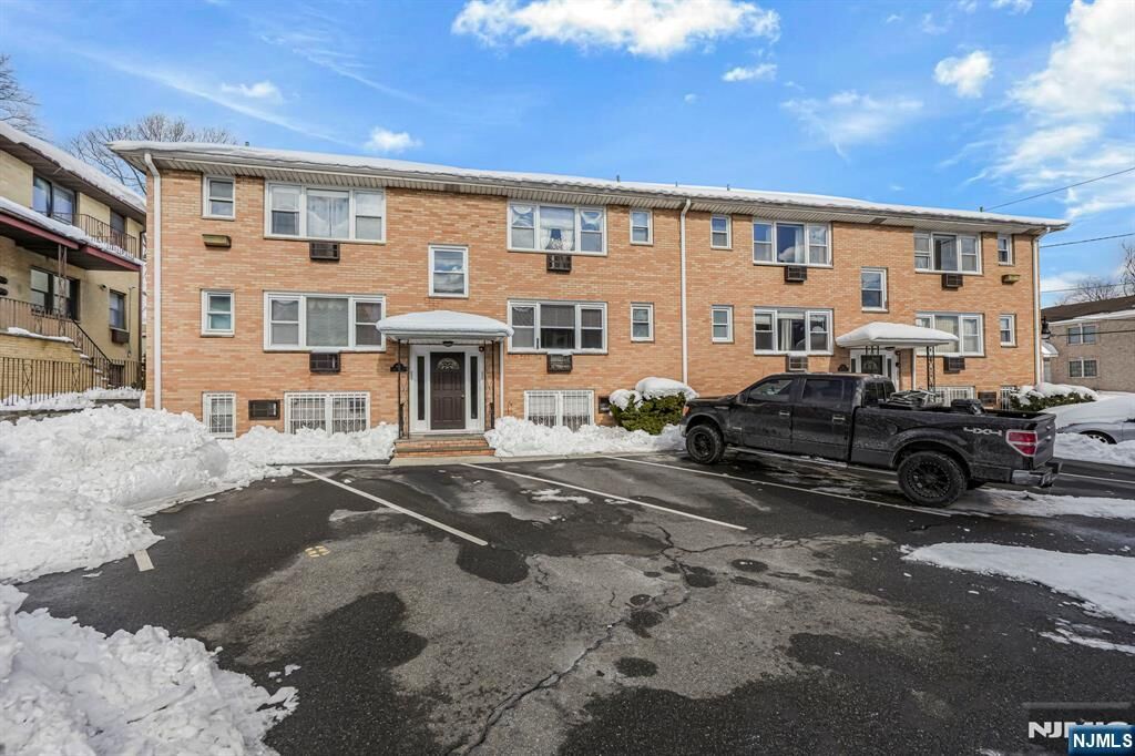 Property Photo:  207 Park Avenue C1  NJ 07073 