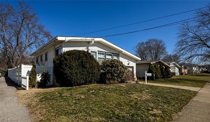 Property Photo:  963 Winston Street  OH 44314 