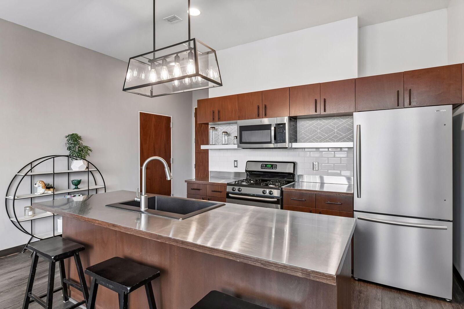 Property Photo:  5601 Smetana Drive 418  MN 55343 