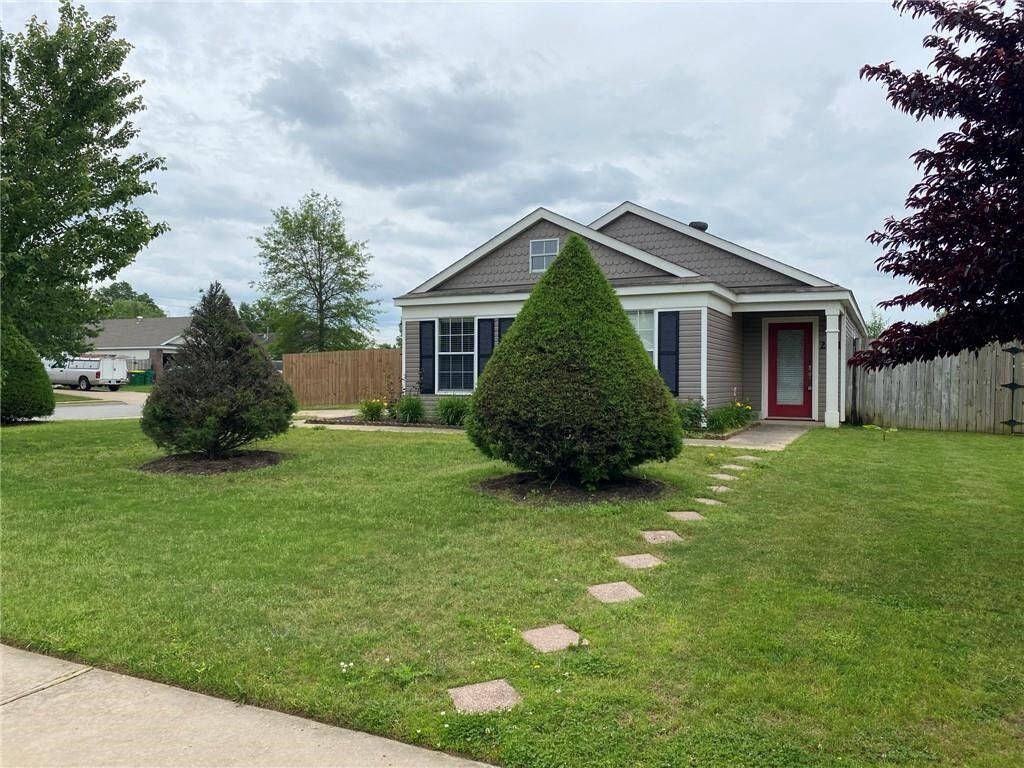 Property Photo:  2911 Beech Avenue  AR 72762 