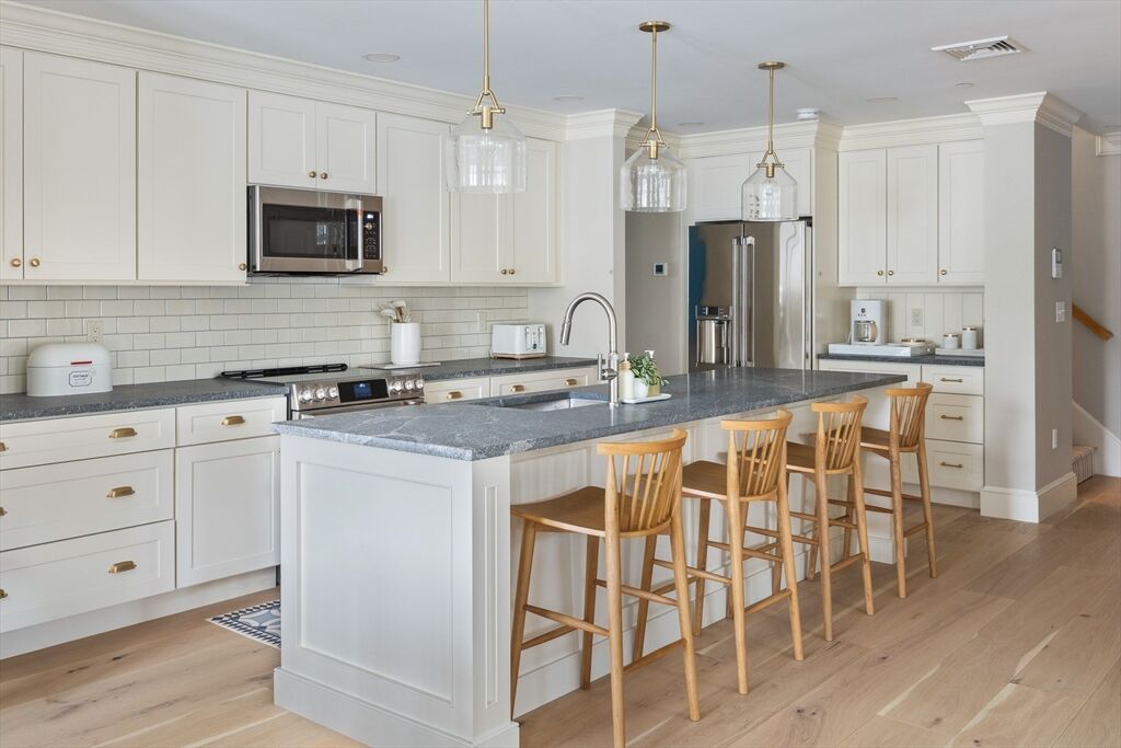 Property Photo:  1 Jewett St 2  MA 01966 