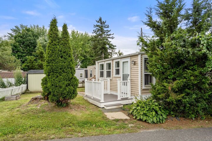 Property Photo: 350 West Street 5 MA 01056