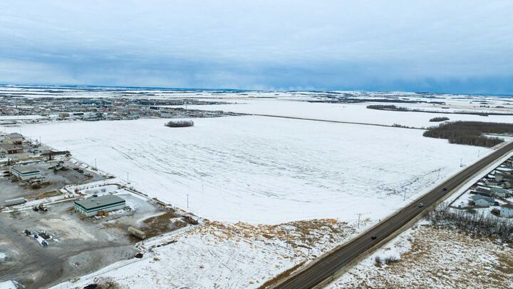 Property Photo:  W66721 SE  AB T8X 0K4 