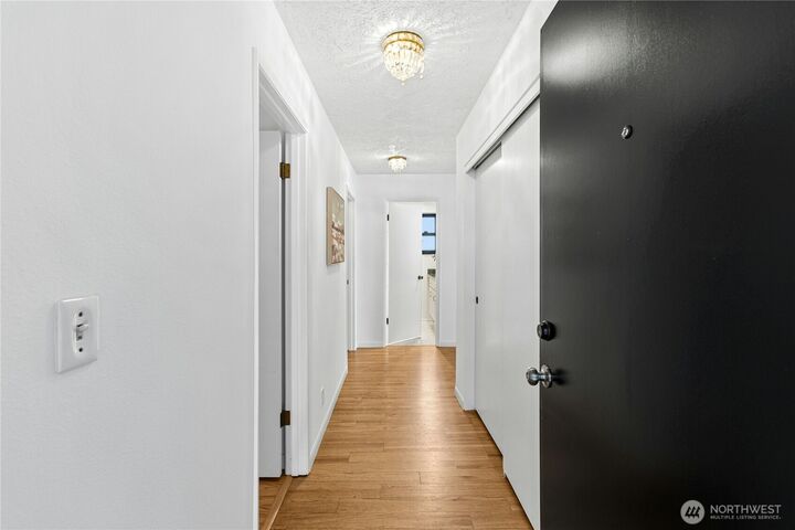 Property Photo:  1140  Alki Avenue SW 505  WA 98116 